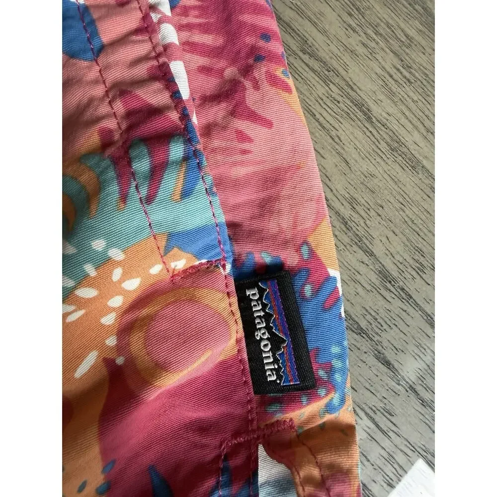 Patagonia Barely Baggies 2.5 Inch Inseam Shorts Tropical Multicolor Size Small